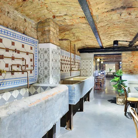 Arche Dwor Uphagena 4*