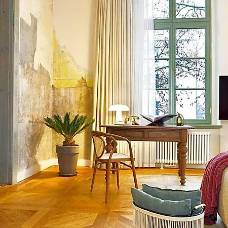 Arche Dwor Uphagena Apart Otel