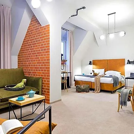 Arche Dwor Uphagena Apart Otel